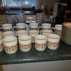 Mugs, Cups & Saucers